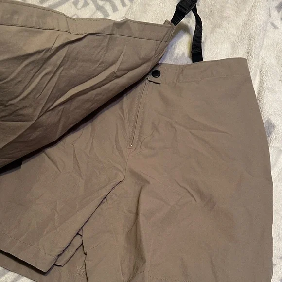 Woolrich Tan Skort with Buckle Detail size 6 - Picture 3 of 7